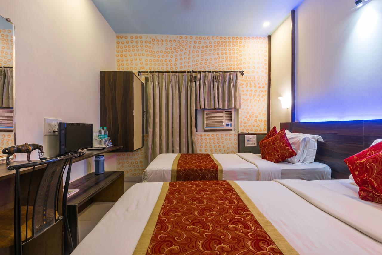 Hotel Panchratna Panvel Bagian luar foto