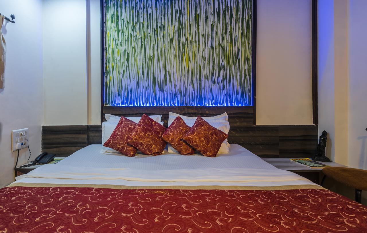 Hotel Panchratna Panvel Bagian luar foto