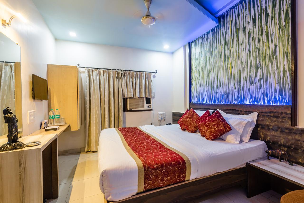 Hotel Panchratna Panvel Bagian luar foto
