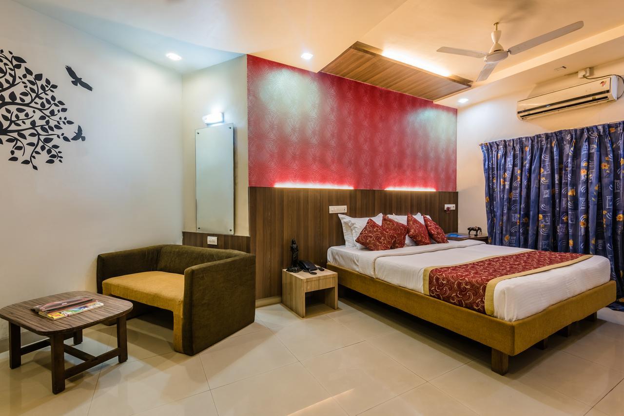 Hotel Panchratna Panvel Bagian luar foto