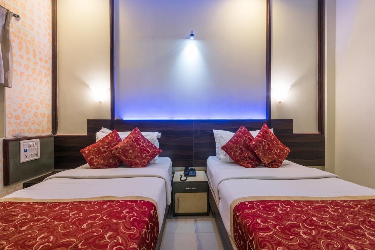 Hotel Panchratna Panvel Bagian luar foto