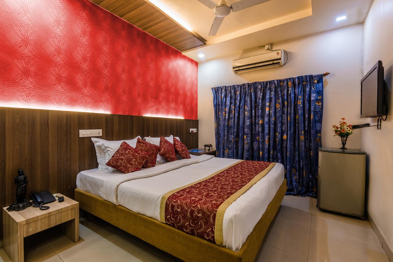 Hotel Panchratna Panvel Bagian luar foto