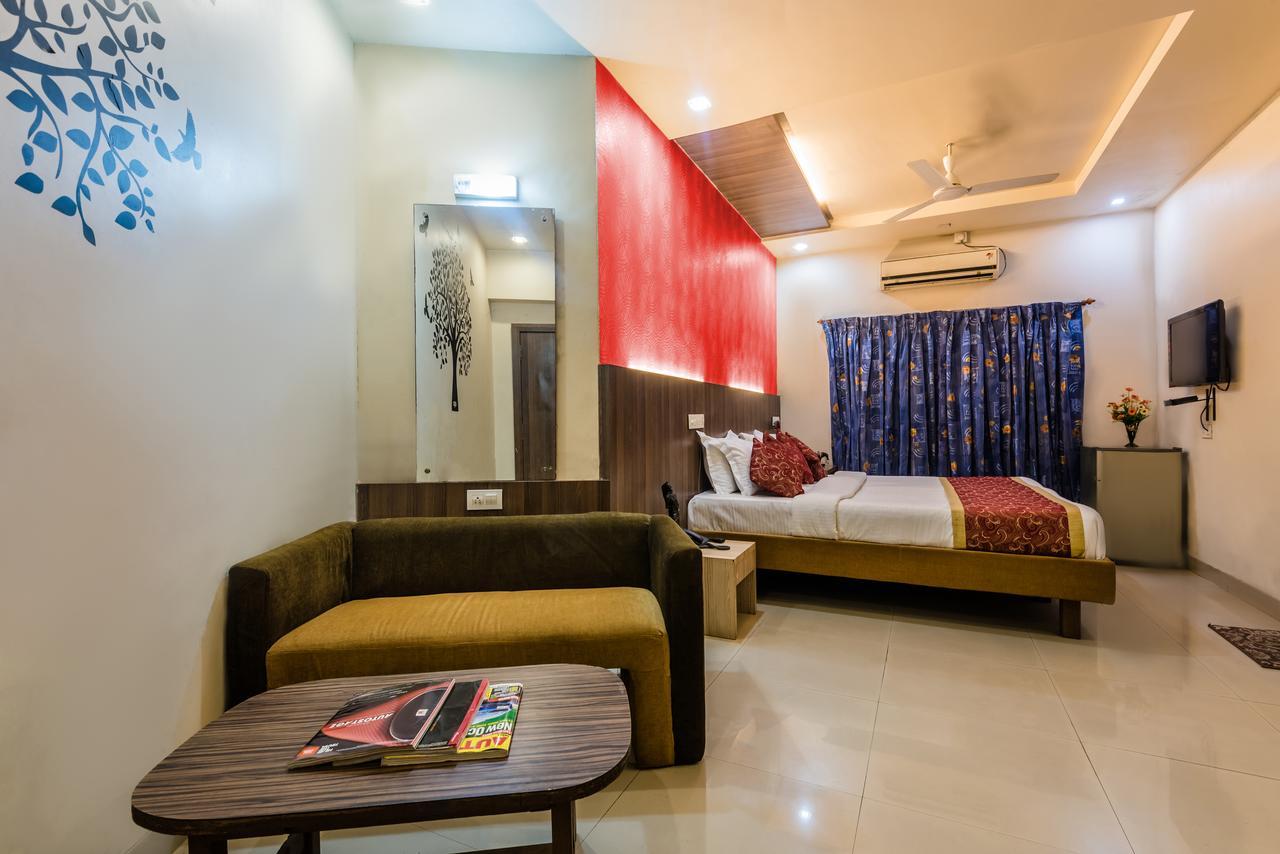 Hotel Panchratna Panvel Bagian luar foto