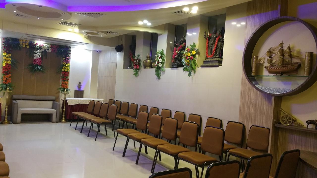 Hotel Panchratna Panvel Bagian luar foto