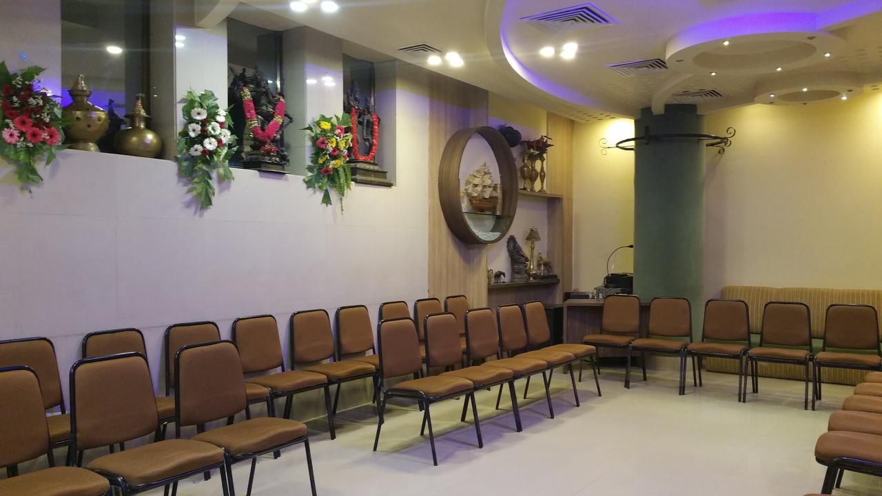 Hotel Panchratna Panvel Bagian luar foto