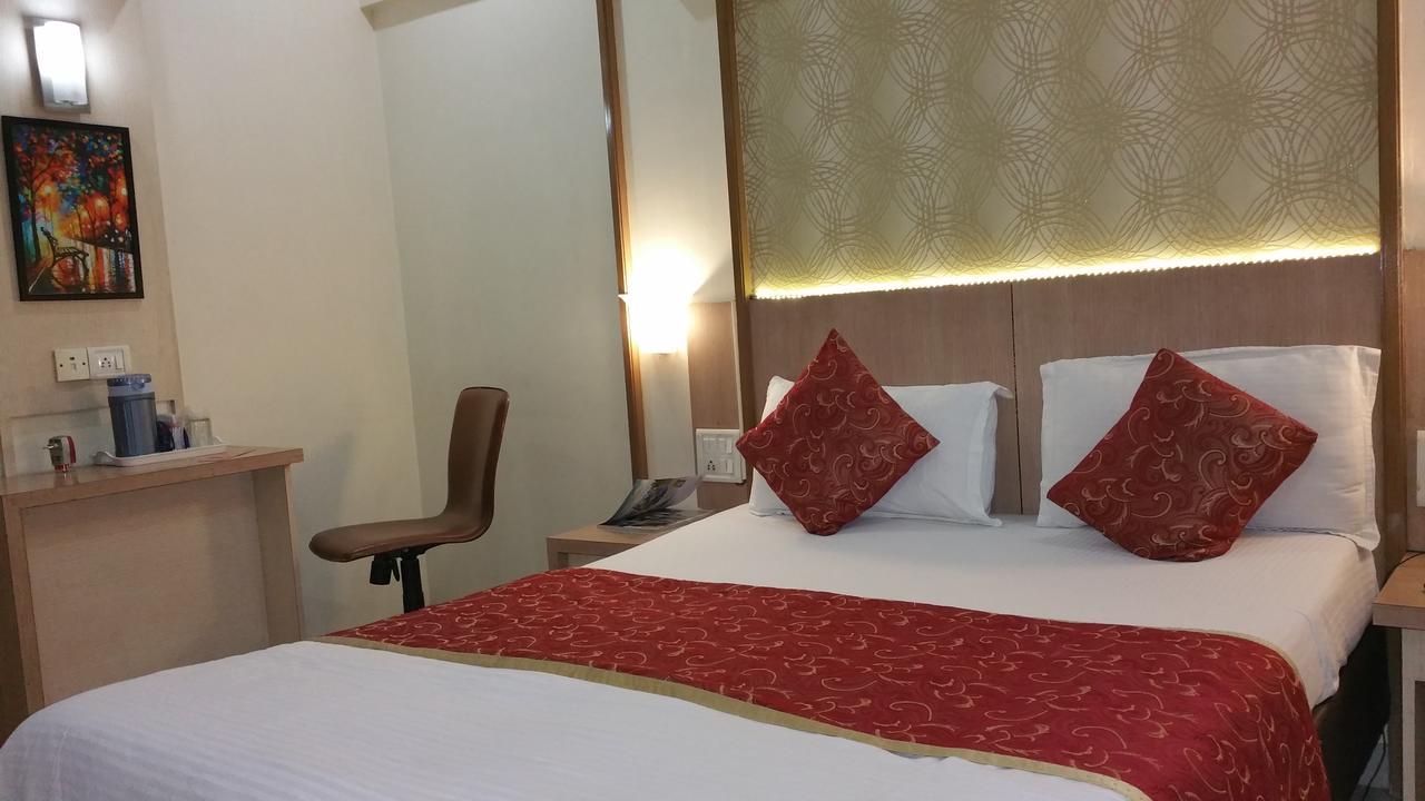 Hotel Panchratna Panvel Bagian luar foto