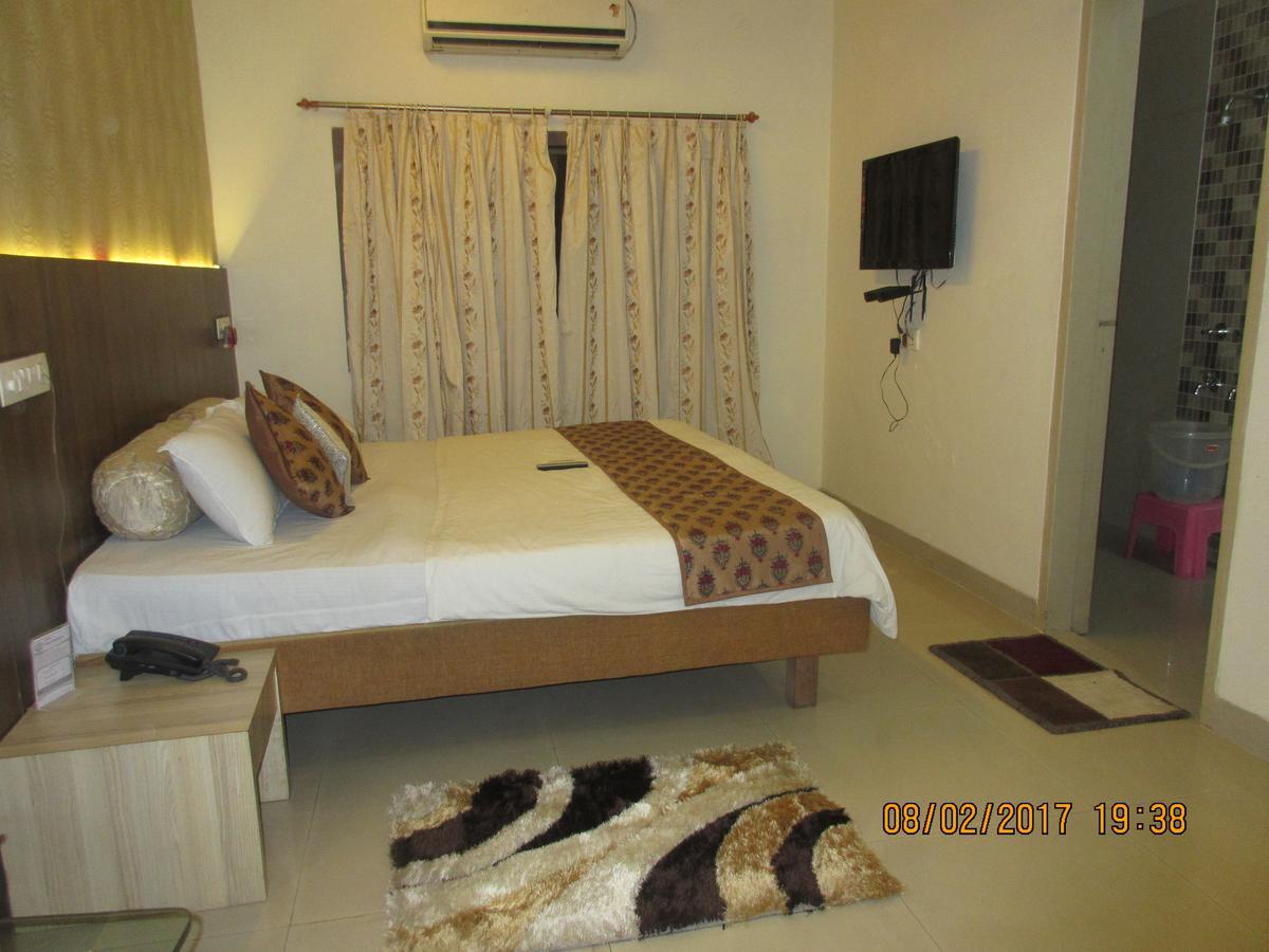 Hotel Panchratna Panvel Bagian luar foto