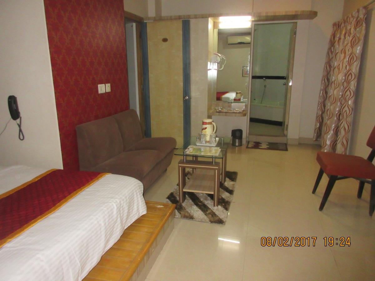 Hotel Panchratna Panvel Bagian luar foto