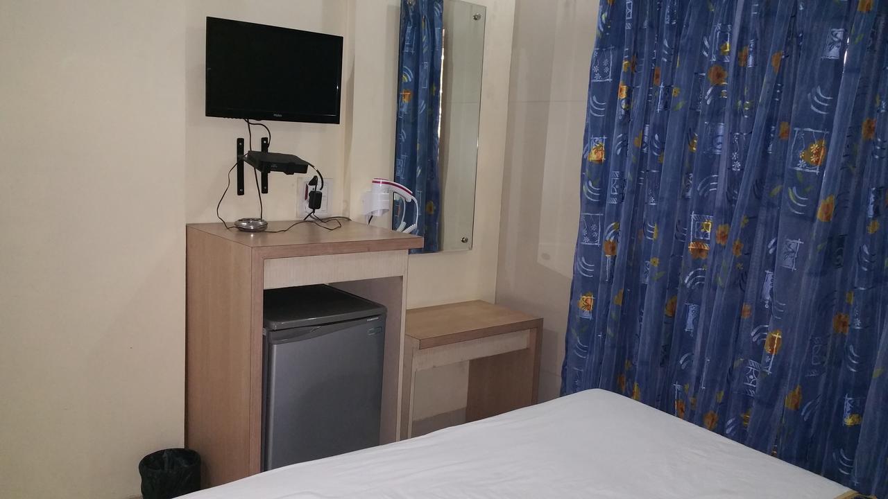 Hotel Panchratna Panvel Bagian luar foto